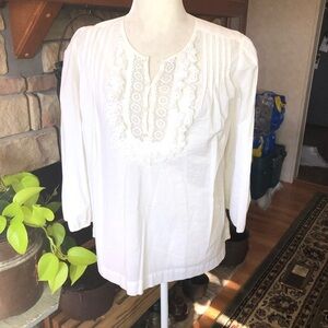METRO 7 SIZE LARGE WHITE 3/4 SLEEVE TOP CROCHET LACE ON CHEST PLEATED FRONT